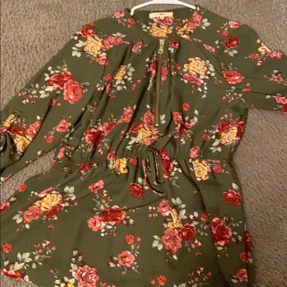 Blouse xl or can go for a mid dress